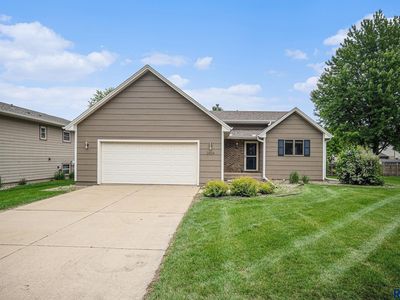 2404 S Oxford Cir, Sioux Falls, SD, 57106