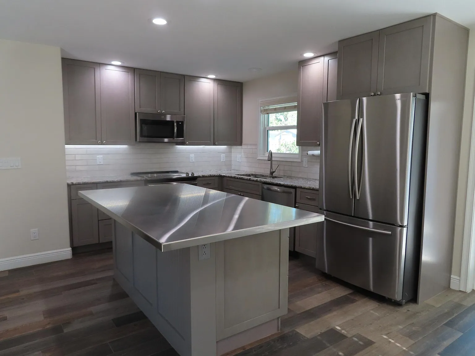 3 bed, 1250 sqft, $2,800 — Photo 2