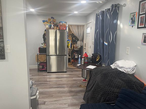 5th image of 2016 Wright St