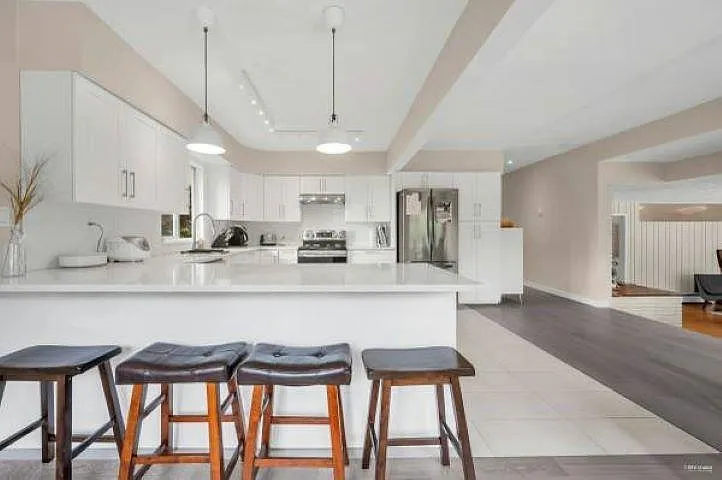 5 bed, 3320 sqft, $7,500 — Photo 4