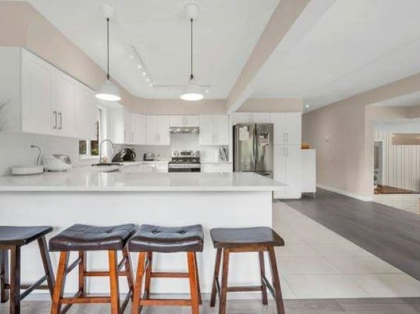 5 bedroom rental in West Vancouver — photo 4