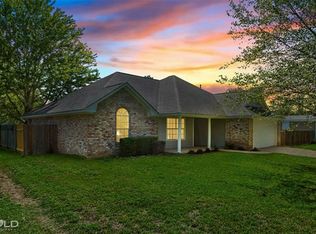 111 N Maple St, Haughton, LA 71037