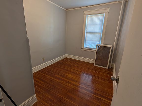 4th image of 81-83 Harrison Ave #1