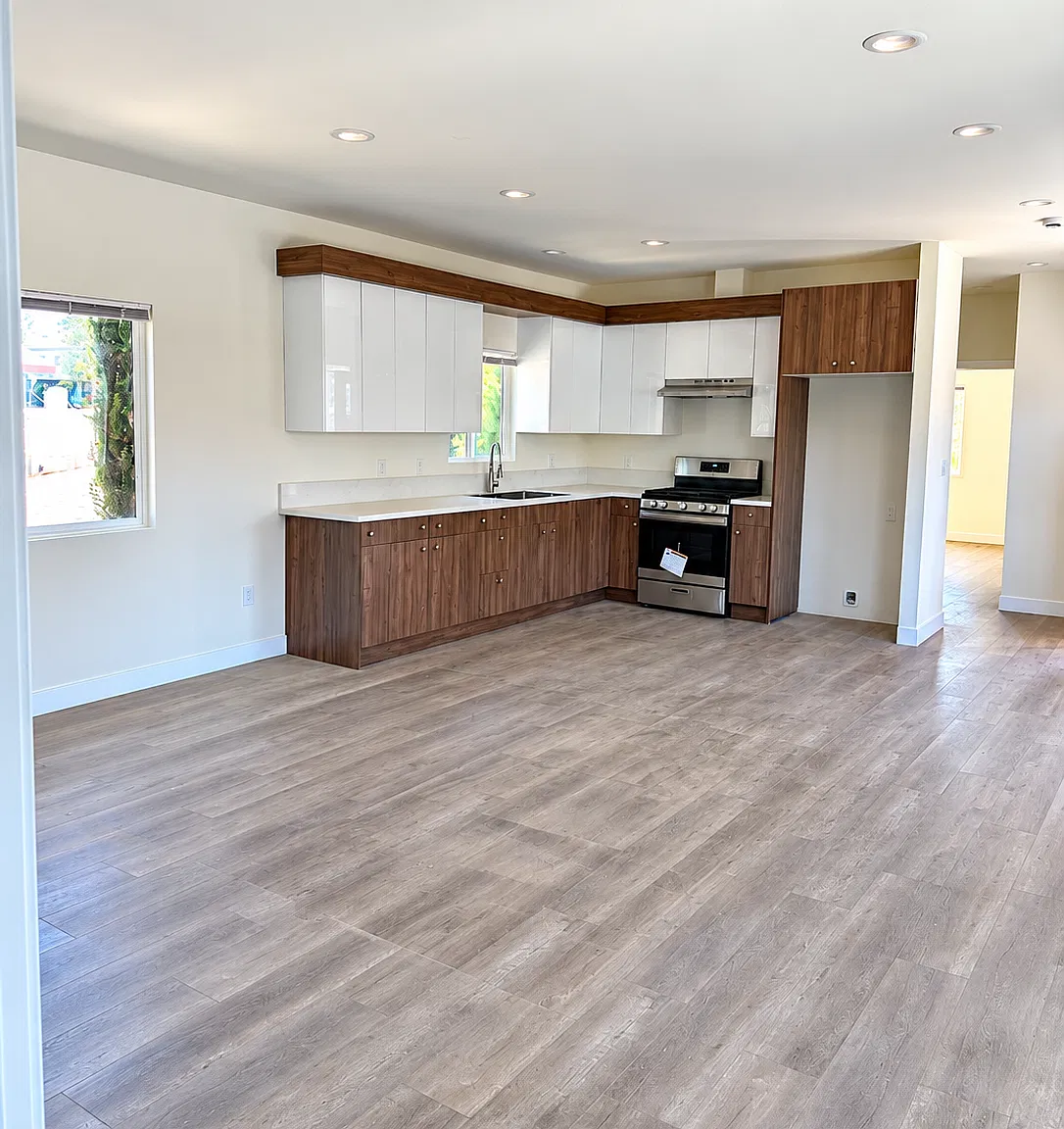 2 bed, 1000 sqft, $2,800 — Photo 3