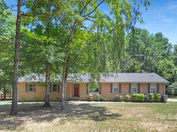 5930 Astor Dr, Harrisburg, NC 28075