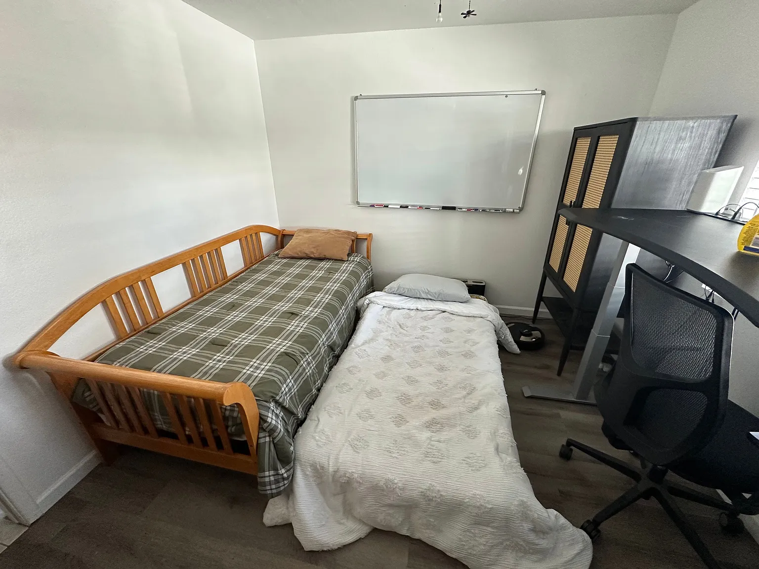 2 bed, 1.0 bath, 950 sqft, $2,299 — Photo 3