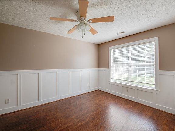 5th image of 614 Aylesbury Dr