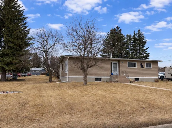 5336 52nd St, Rocky Mountain House, AB T4T 1G9