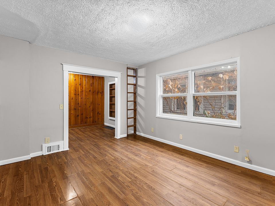 1st image of 922 Dakin St #1