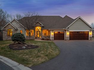 2394 Weston Ridge Ct, Chaska, MN 55318