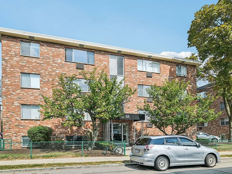 Gardner Street Apartments — Photo 12