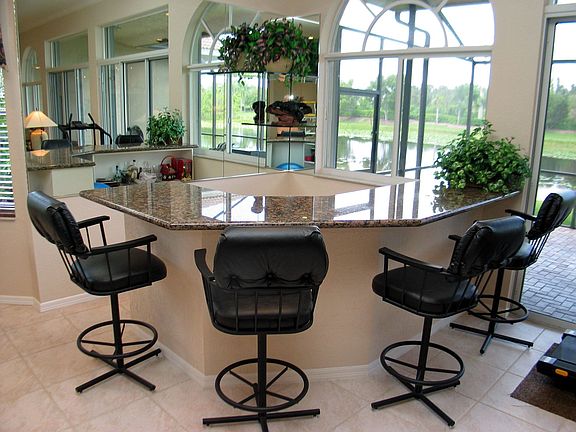 3rd image of 2573 Jardin Way