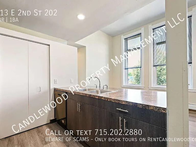 713 E 2nd St #202 — Photo 4
