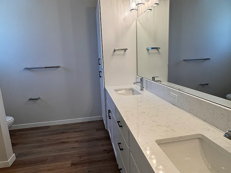 896 E Railroad Ave — Photo 11