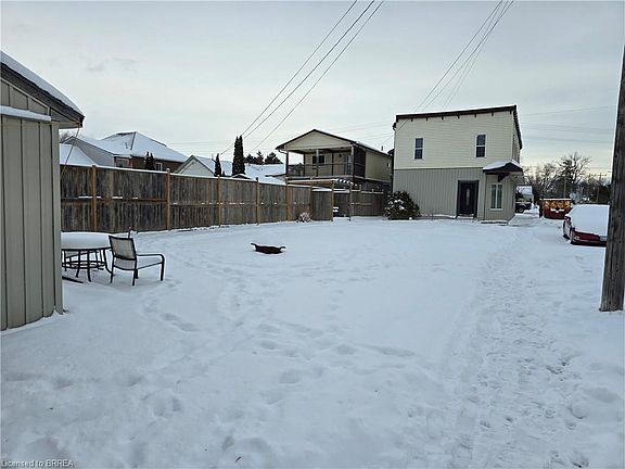 3rd image of 189 Townline St