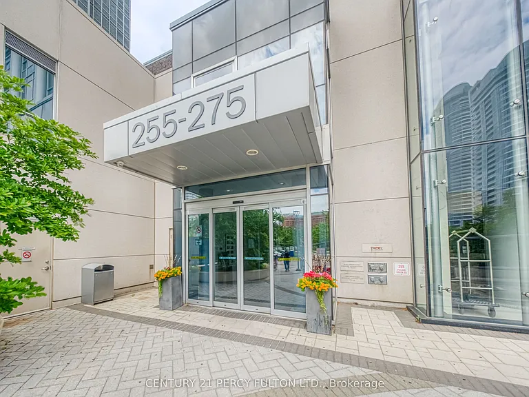 275 Village Green Sq #420 — Photo 3