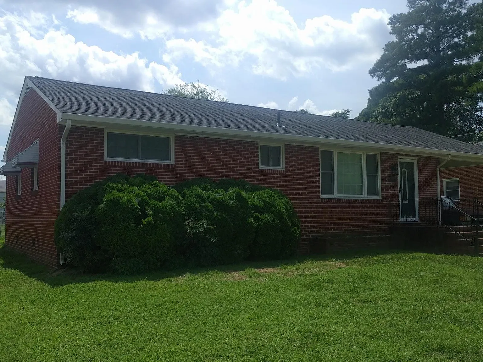 3 bed, 1215 sqft, $1,700 — Photo 1