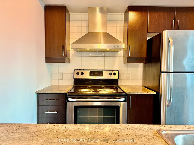 25 Town Centre Ct #323 — Photo 12
