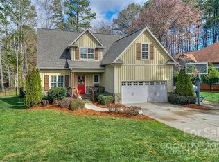 8075 Hagers Ferry Rd, Denver, NC 28037