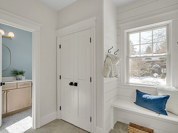 4th image of 1 Cushing St