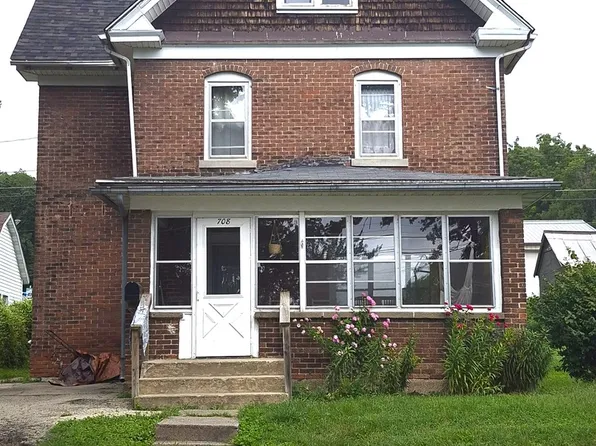 708 Bowen St, Savanna, IL 61074