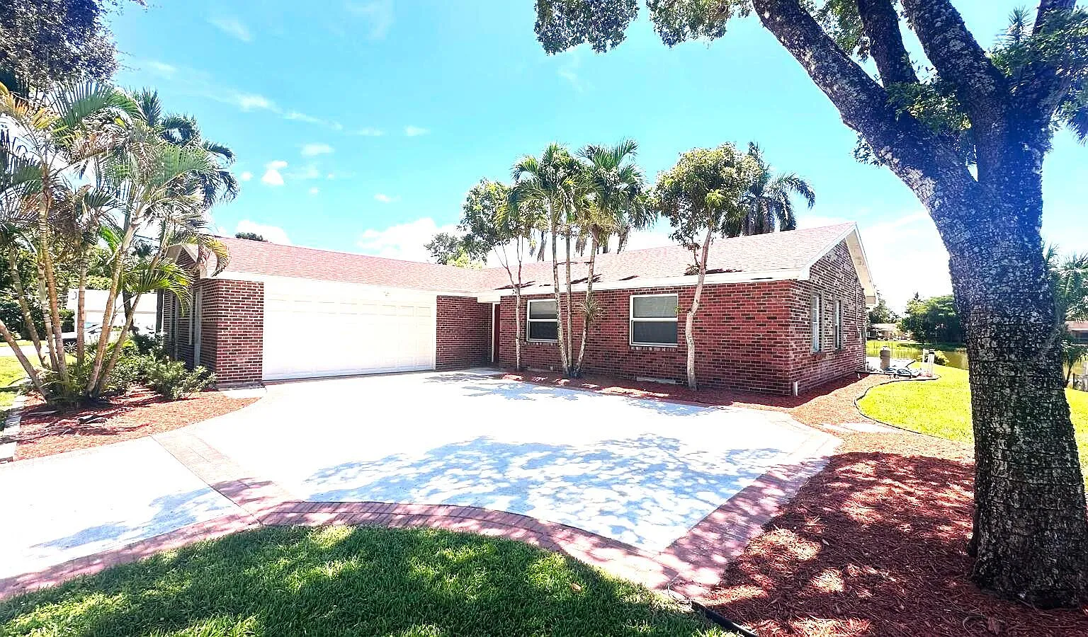 4 bed, 2.0 bath, 1688 sqft, $4,299 — Photo 1