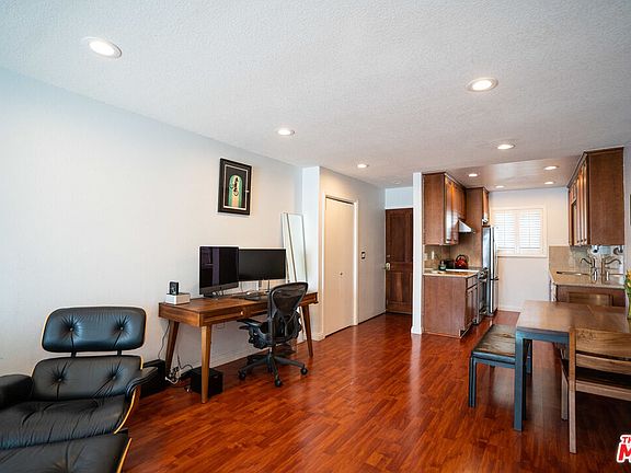 5th image of 1440 23rd St APT 209