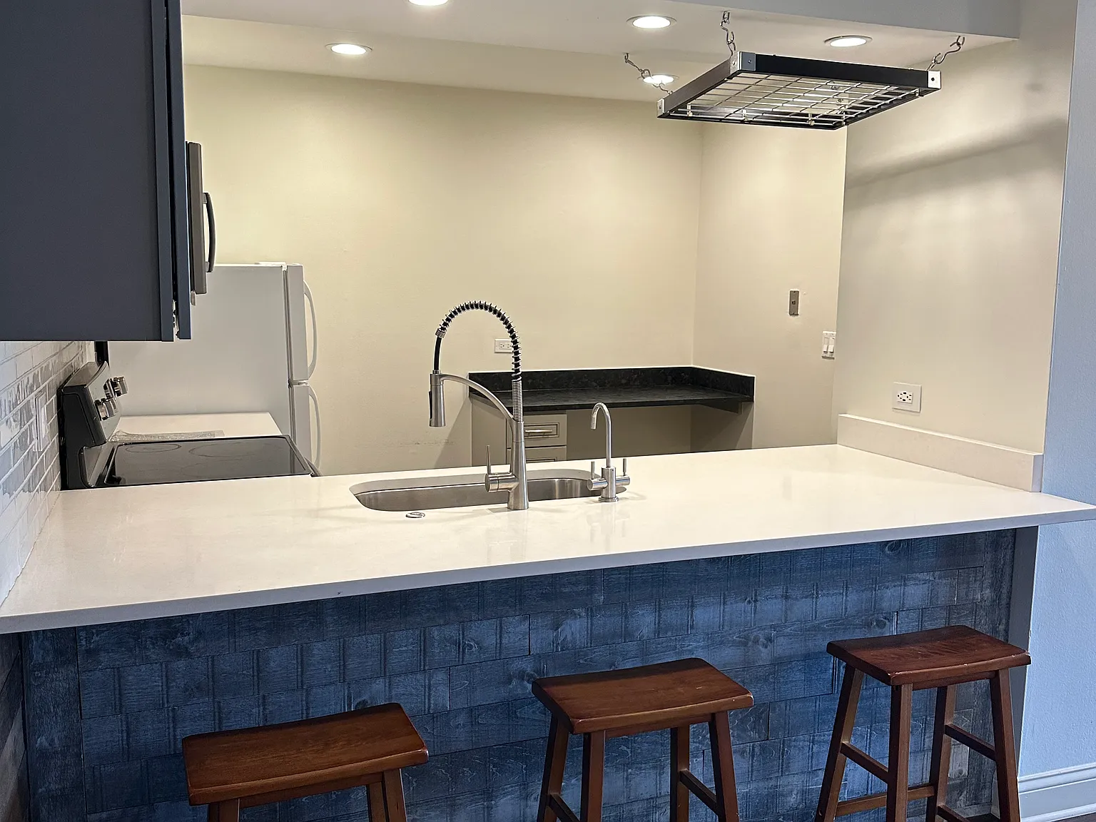 1 bed, 850 sqft, $1,600 — Photo 2