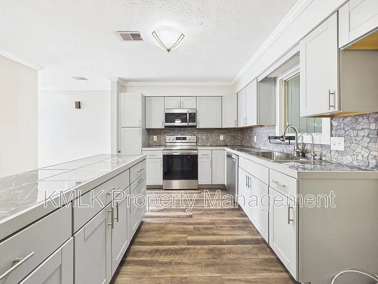 3957 Cox Rd — Photo 8