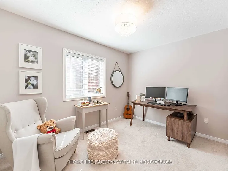 1268 McCron Cres — Photo 11