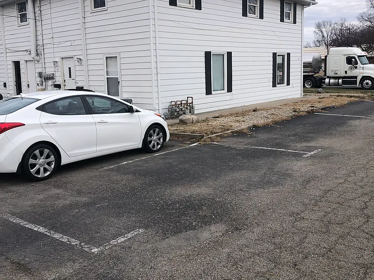 2101 N Broadway St — Photo 12