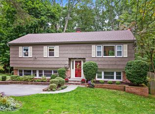 76 Lakeside Rd, Mount Kisco, NY 10549