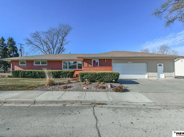 10331 N 145th St, Waverly, NE 68462