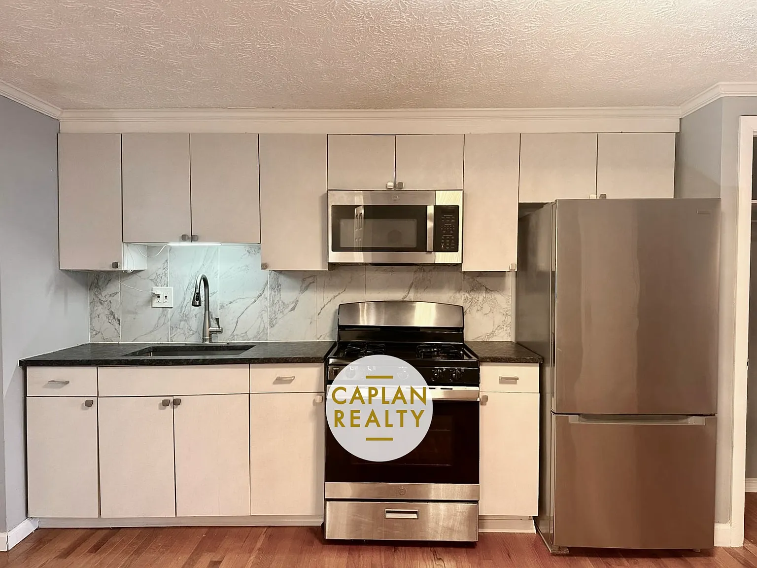 1 bed, 860 sqft, $2,000 — Photo 4