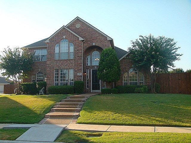 1st image of 3633 Oakcrest Dr