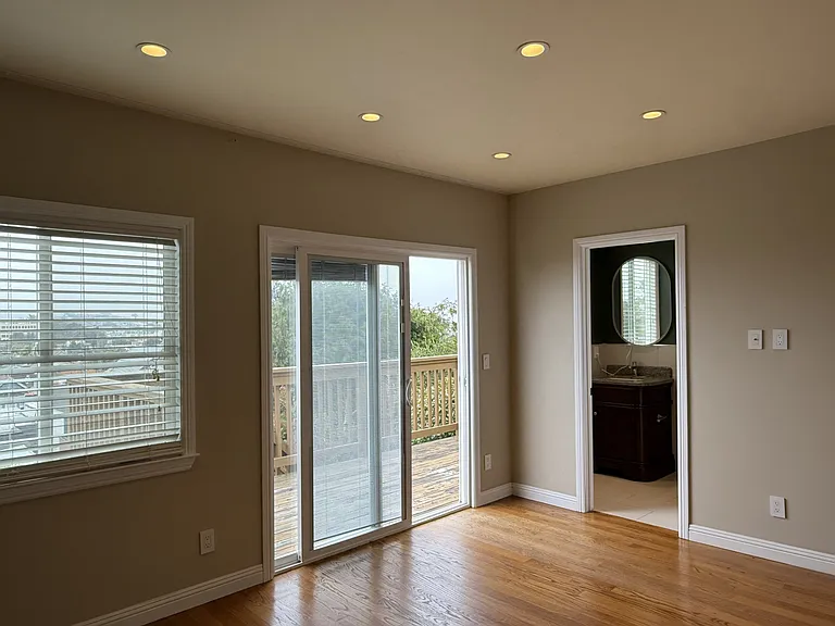Mangels Ave — Photo 21
