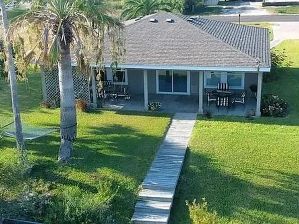 213 W Speckled Trout, Rockport, TX 78382