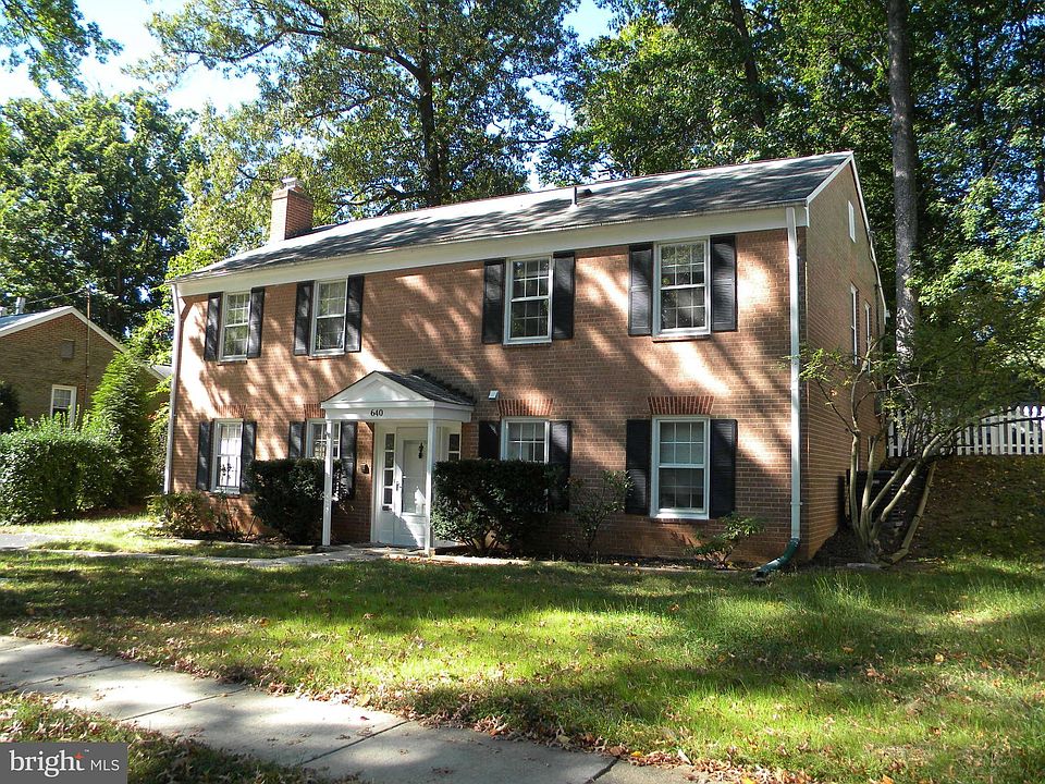 1st image of 640 Blossom Dr