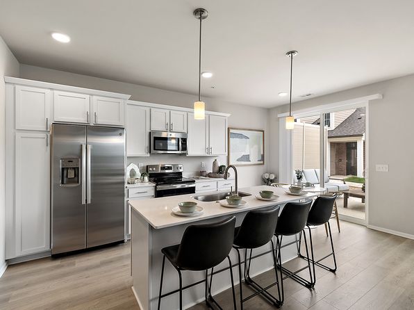124 Optimist Ct #703