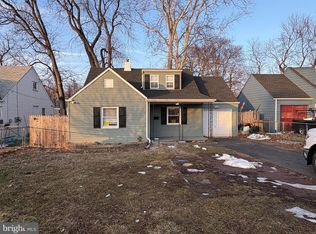 10 Green Ln, Bristol, PA 19007