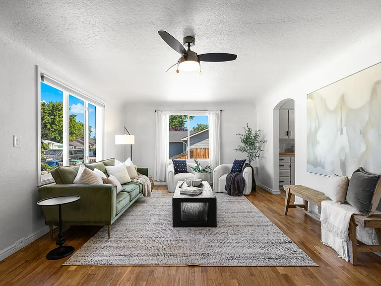 20 N Vinson St — Photo 3
