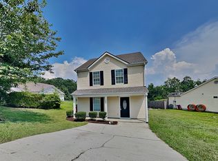 5679 Eagles Feather Ln, Riverdale, GA 30274