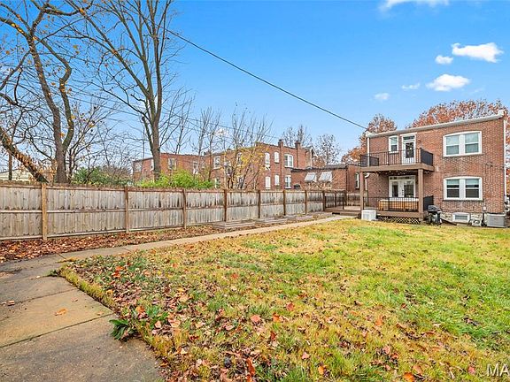 3rd image of 4978 Odell St