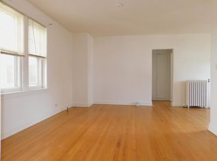 2550 Prairie Ave, Evanston, IL 60201