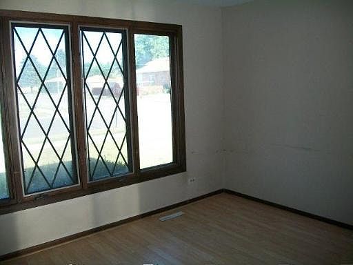 3rd image of 14403 S Palmer Ave
