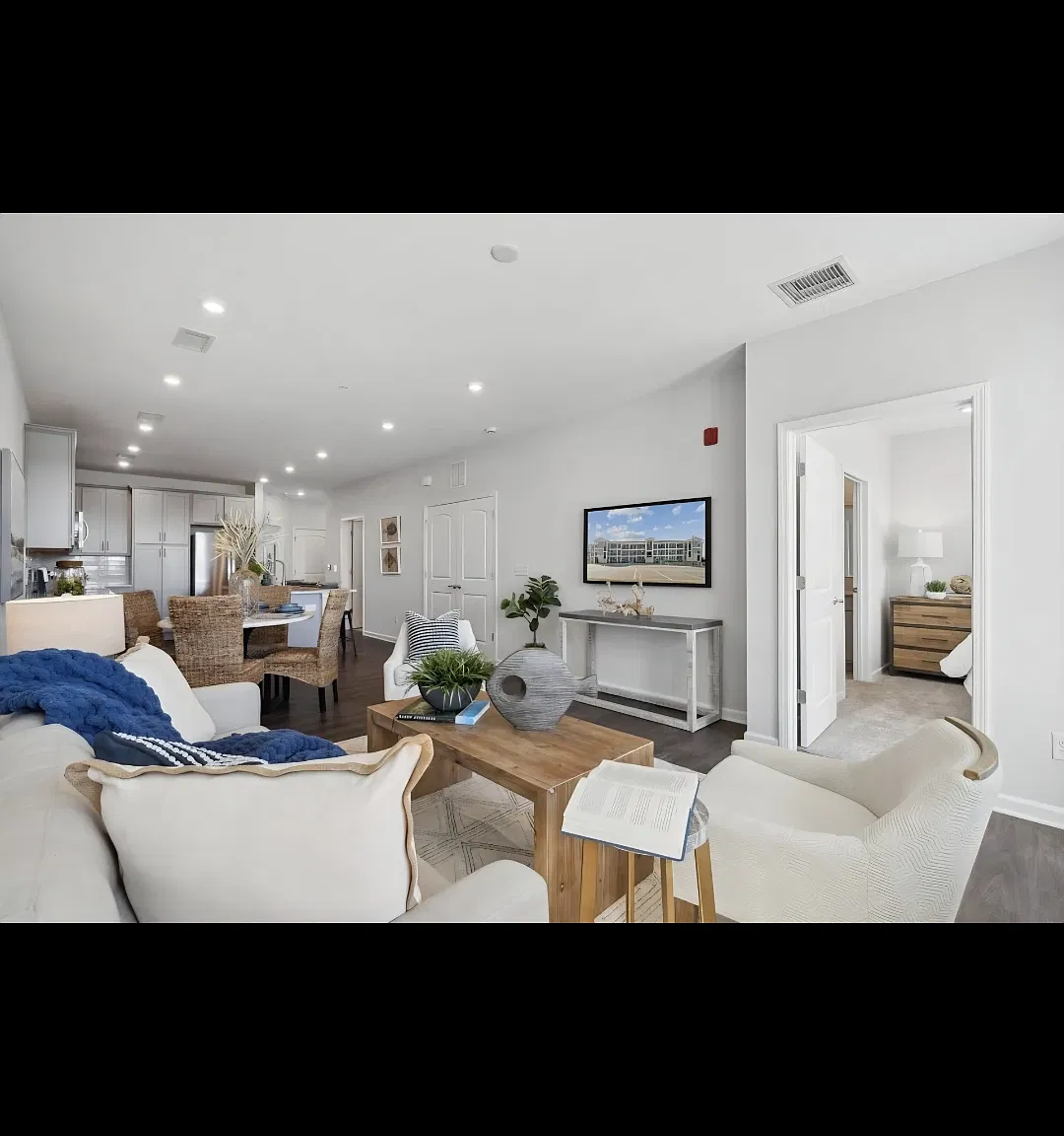 2 bed, 1335 sqft, $1,875 — Photo 3