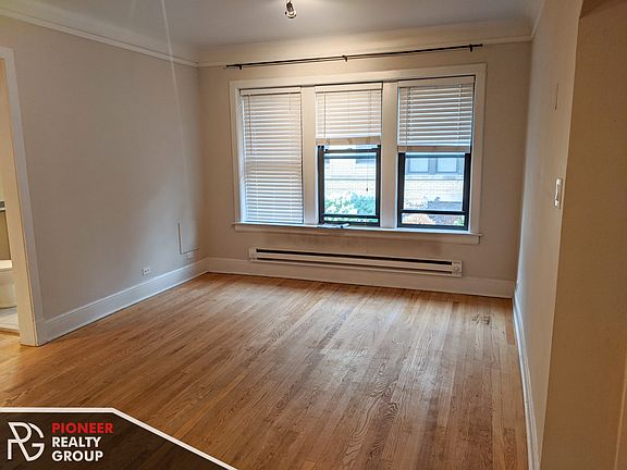4th image of 2315 N Rockwell St #B1