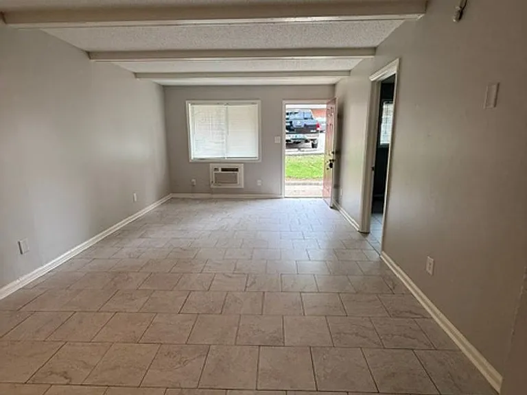 310 Greenbriar Rd — Photo 9