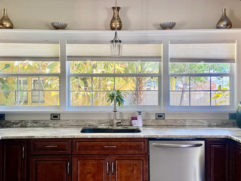 2410 S Palmetto Ave — Photo 3