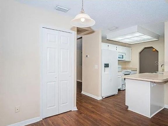 5th image of 557 Rapid Falls Dr